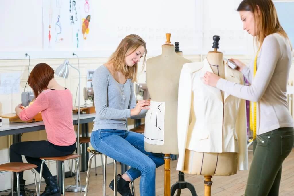 Why Choose a Masters in Fashion Designing Course In 2022