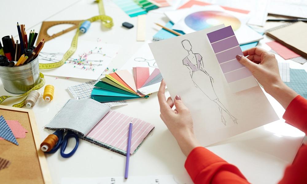 What is the difference between fashion design program and retail management courses?