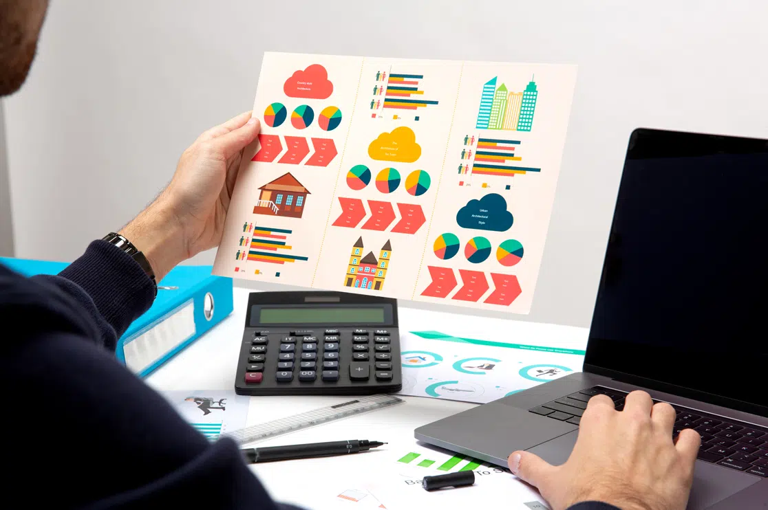 How do gift card analytics help retailers understand customer behaviour?
