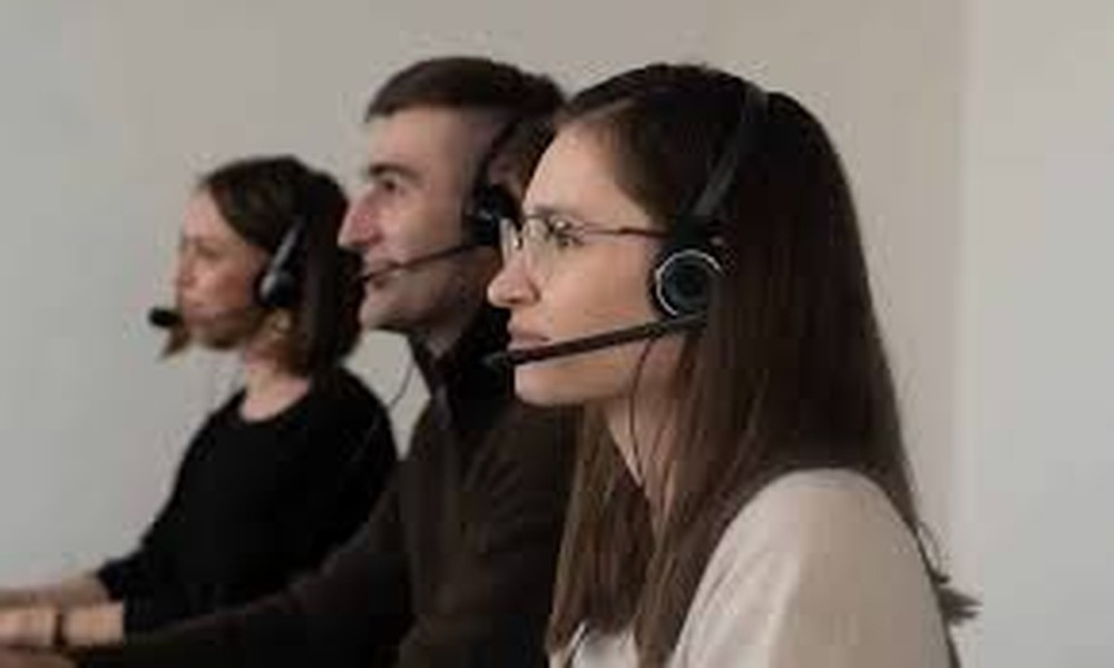 How to Highlight Customer Service Skills Effectively on a Resume?