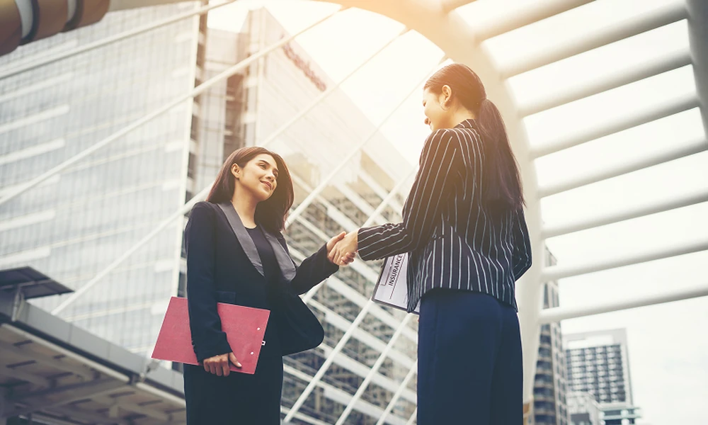 How a Singapore-France Double Masters Expands Your Global Network Across Two Regions